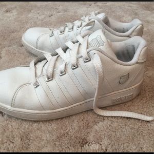 K-Swiss women’s size 8 court shoes, worn twice EUC